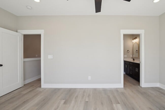 Building Photo - 361 Archwood Dr