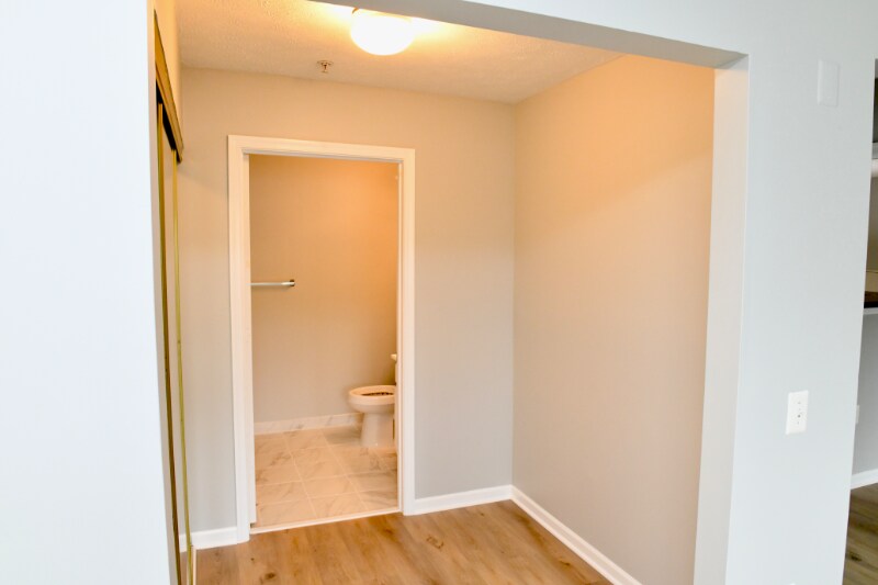 Building Photo - 8911 Town Center Cir