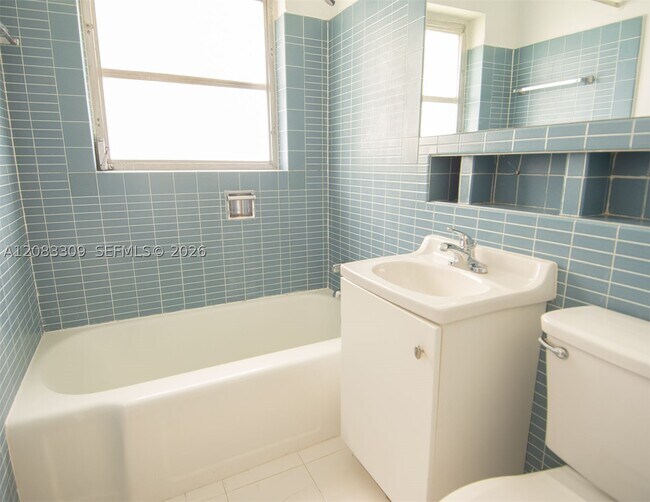 Building Photo - 6090 SW 27th St