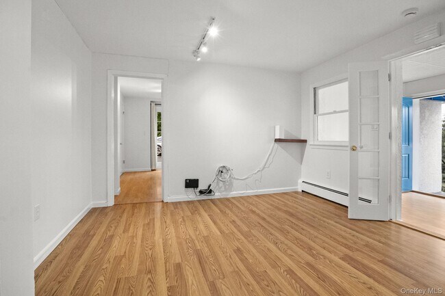 Building Photo - 144 S Broadway