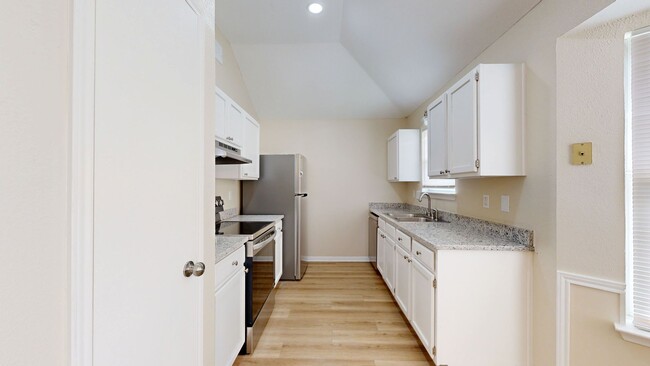 Building Photo - NEWLY REMODELED HOME 3 BEDROOM, 2 BATH, 2 ...