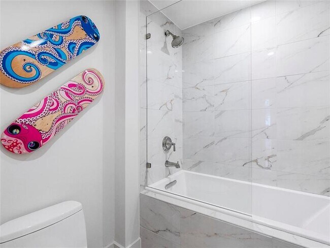 Building Photo - 2660 Peachtree Rd NW