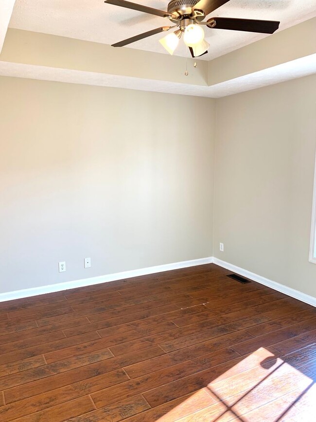 Building Photo - 3425 Foxrun Ln