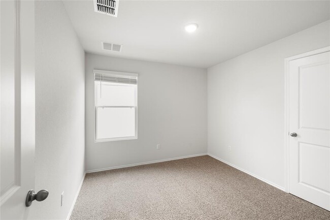Building Photo - 206 Jackson Dr