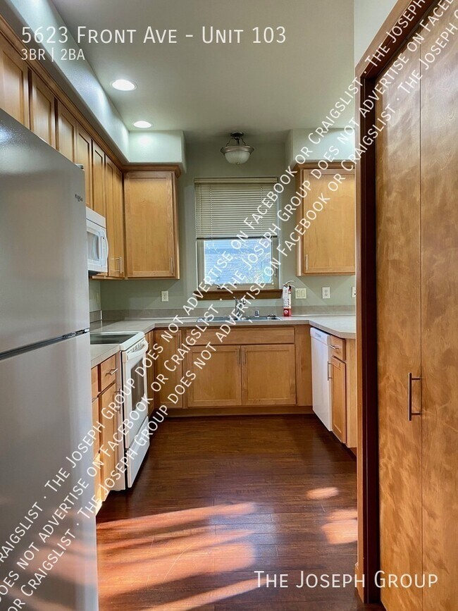 Building Photo - 5623 Front Ave