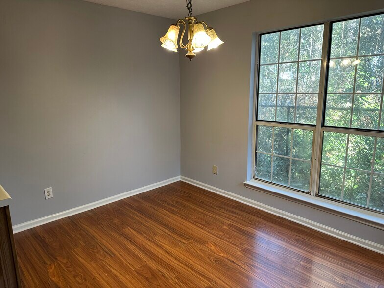 Building Photo - 1057 Rock Creek Ln