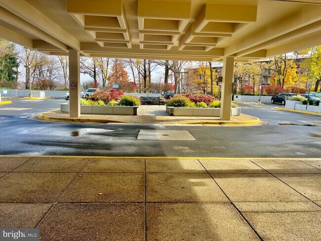 Primary Photo - 1808 Old Meadow Rd