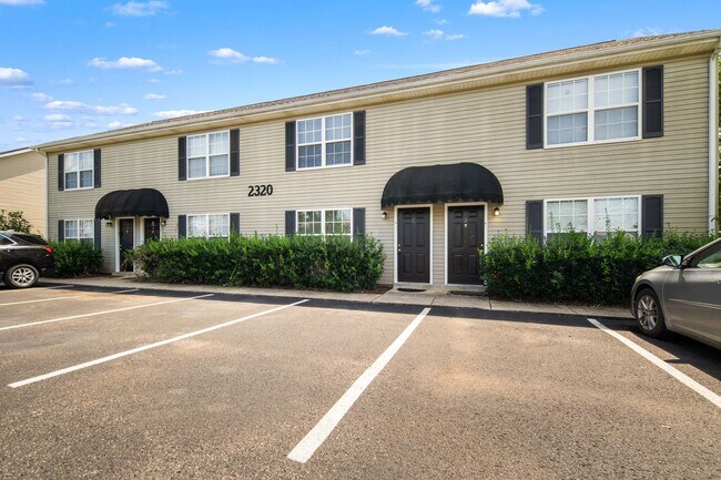 Building Photo - 2320 Willowbrook Dr