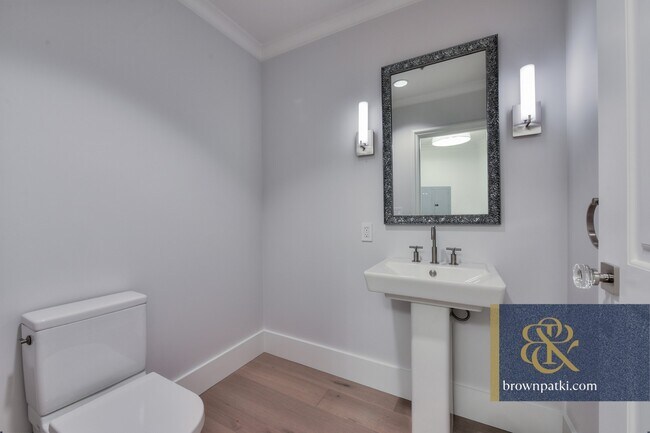 Building Photo - 680 Market St