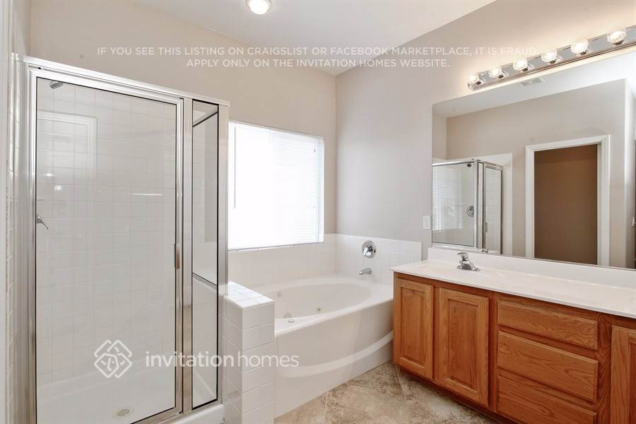 Building Photo - 592 Kavanagh Pl