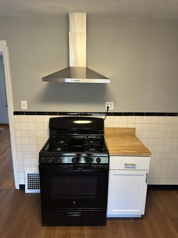 Building Photo - 1475 W Duchesne Dr