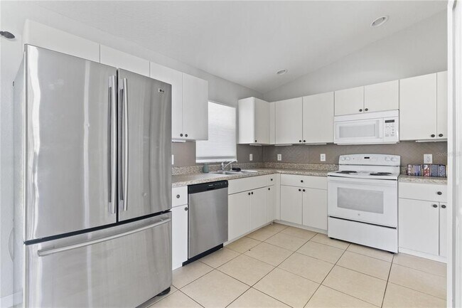 Building Photo - 2745 Nellie Ln