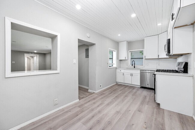 Building Photo - 4356 Phlox St