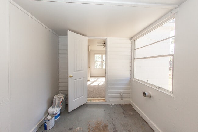 Building Photo - 1424 N Trenton Ave