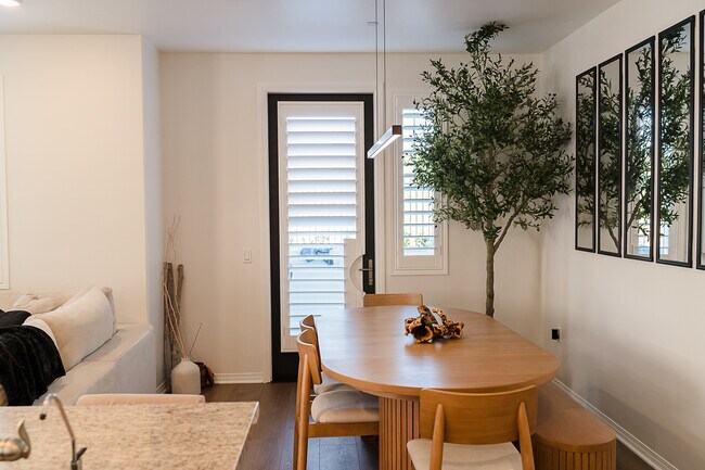 Building Photo - 36351 Elizabeth Ln