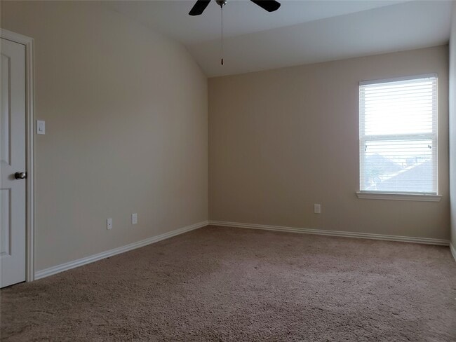 Building Photo - 8818 Cornina Dr