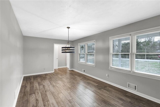 Building Photo - 3925 Chicamauga Dr