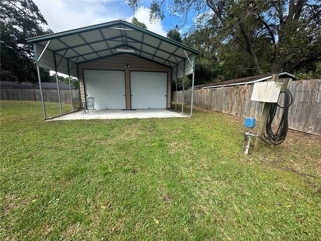 Building Photo - 706 Crescent Cir