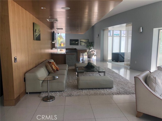 Building Photo - 1010 E Palm Canyon Dr