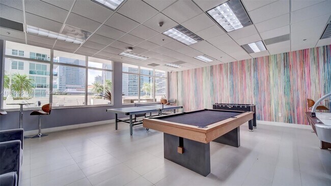 Building Photo - 1200 Brickell Bay Dr