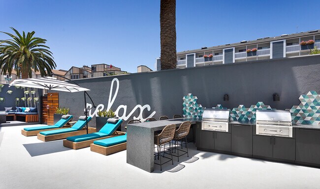 Building Photo - 616 Esplanade-SI FL2-ID440