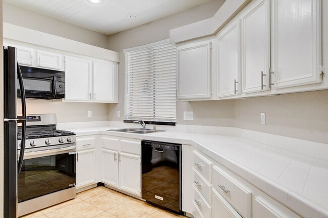Building Photo - 5155 W Tropicana Ave