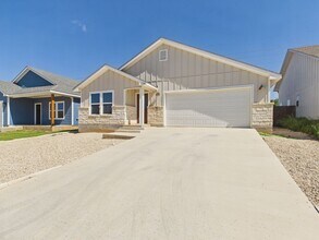 Building Photo - 124 Feather Way