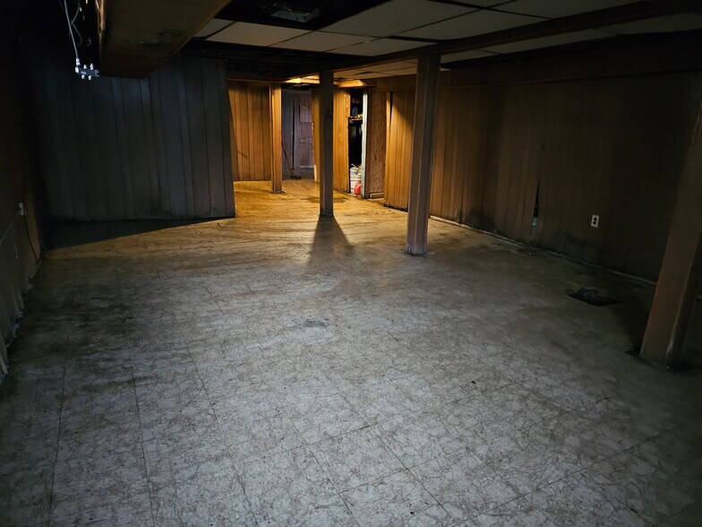 Building Photo - 17189 Santa Rosa Dr