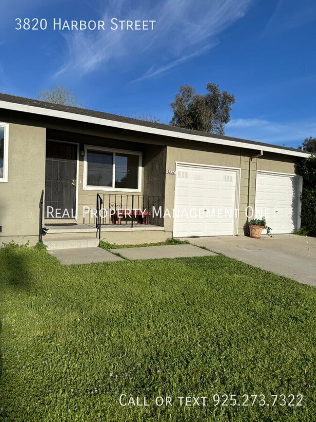 Building Photo - 3820 Harbor St