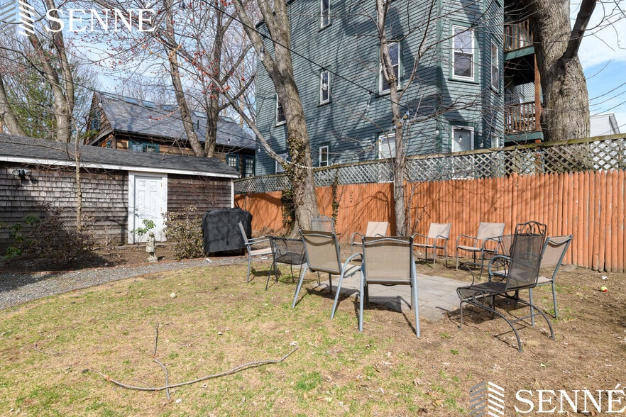 Building Photo - 402 Putnam Ave