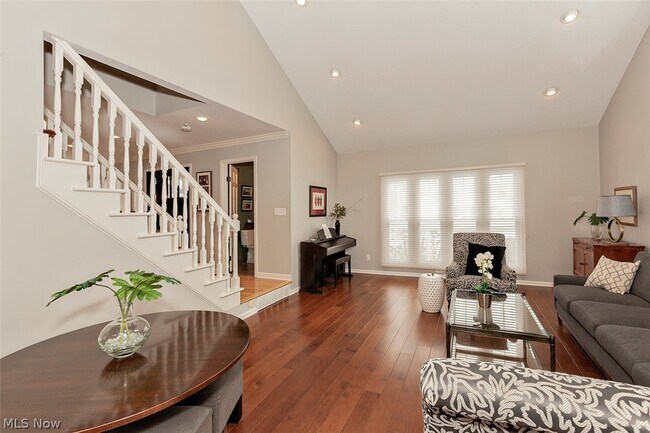 Building Photo - 26055 Hurlingham Rd
