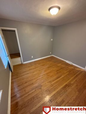 Building Photo - Spacious Three Bedroom Home!