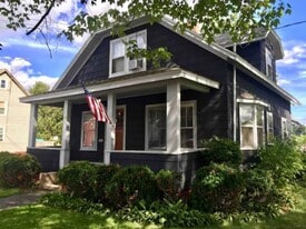 Building Photo - 319 Bridge St