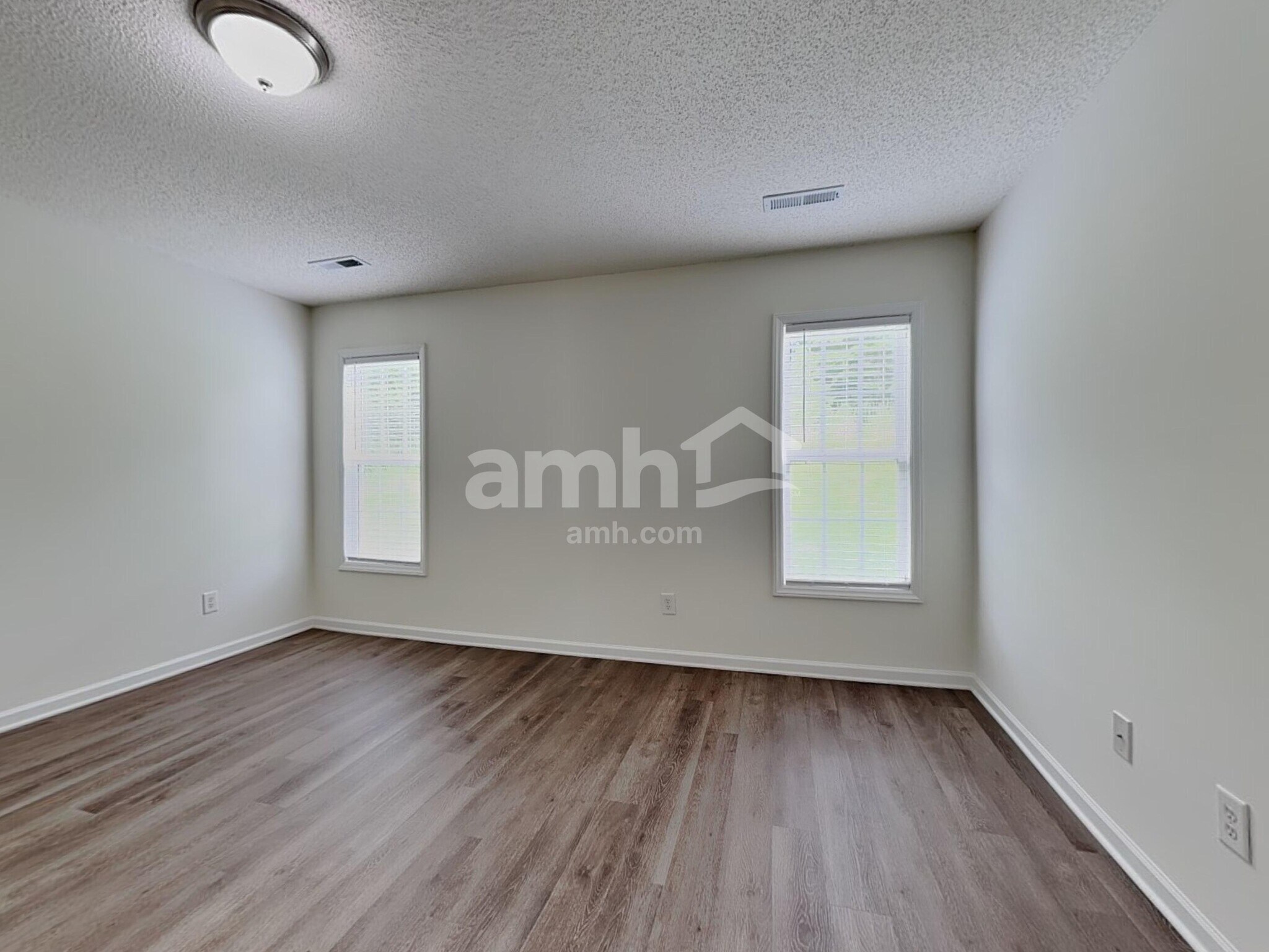 Building Photo - 5825 Regent Village Dr