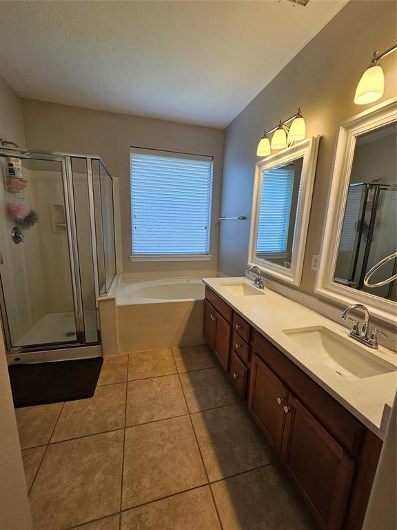 Building Photo - 2244 Waxwing Dr