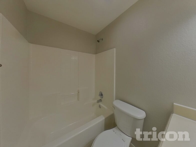 Building Photo - 804 Rambling Ct