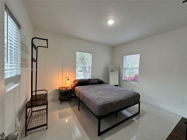 Building Photo - 684 NE 83rd Terrace