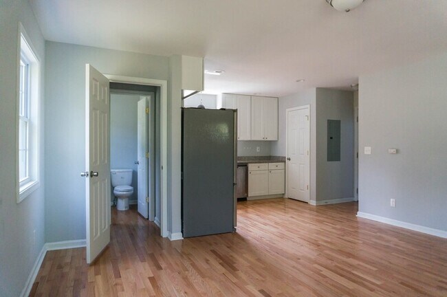 Building Photo - 8 Cricket Crossing Ct