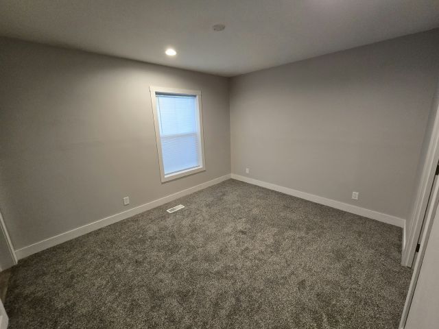 Building Photo - 302 Louva Ln