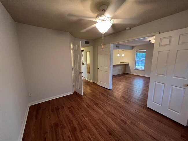 Building Photo - 7685 Northcross Dr