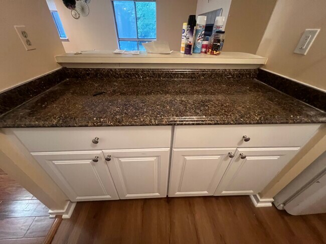 Building Photo - 51 Greenwich Pl