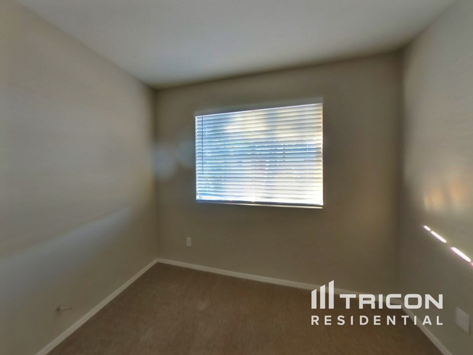 Building Photo - 6642 E Northridge St