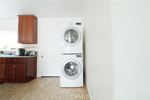 Building Photo - 3457 E Del Mar Blvd