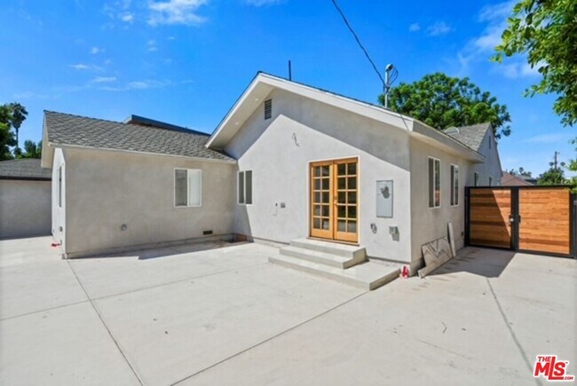 Building Photo - 4456 Calhoun Ave