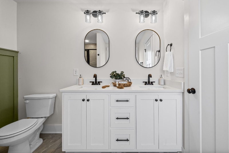 Building Photo - 361 Frontier Dr