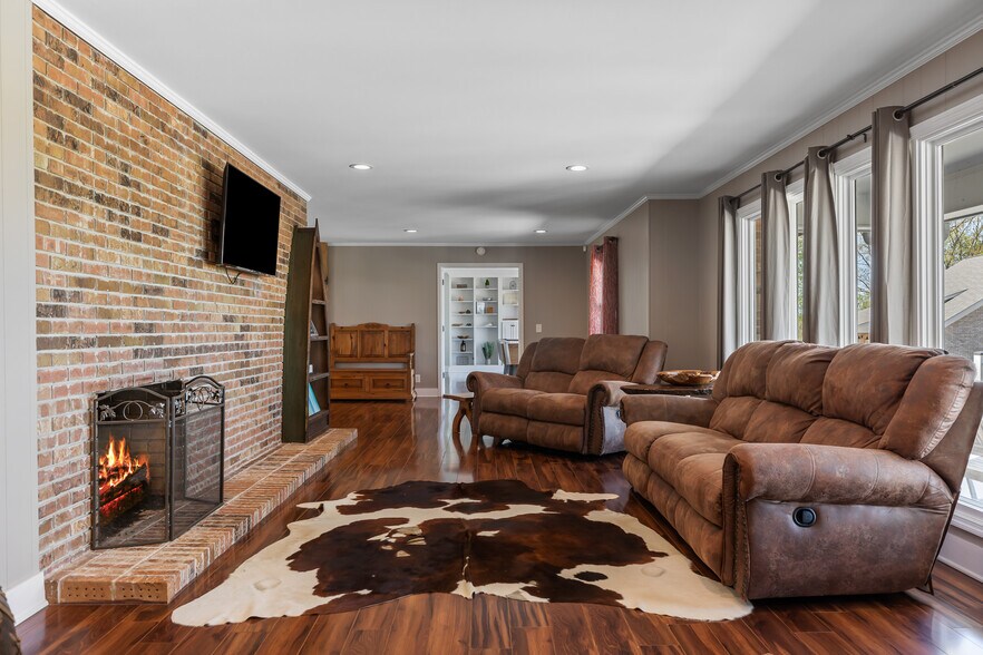 Building Photo - 160 Emalyn Ct