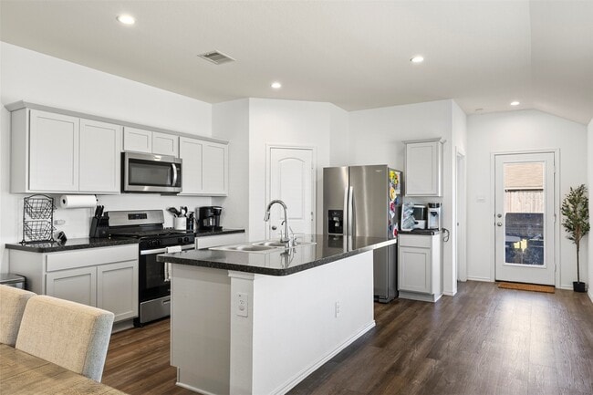 Building Photo - 5455 Desert Gln Dr