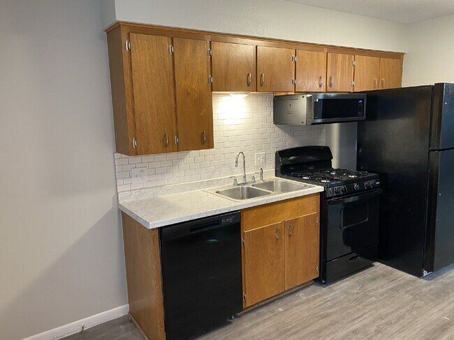 Building Photo - 14901 Dutchmans Dr