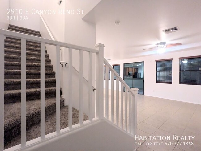 Building Photo - *****Flexible lease terms!*****Stunning 3B...