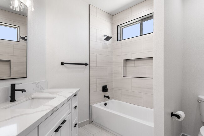 Building Photo - 10201 Crest Rd